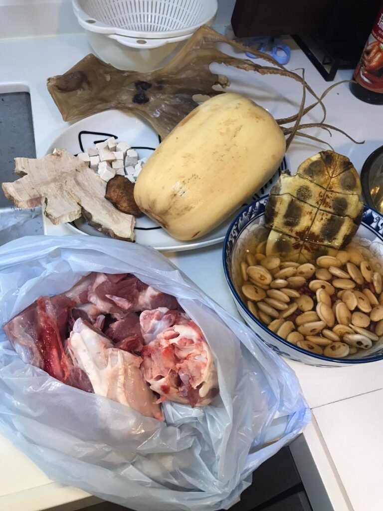 鮮味版龜板土茯苓湯材料圖