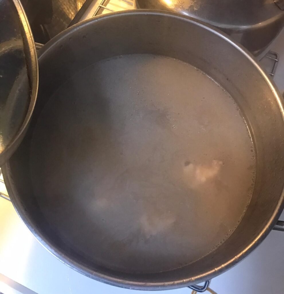 龜板土茯苓湯成品